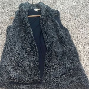 Altrd state teddy vest